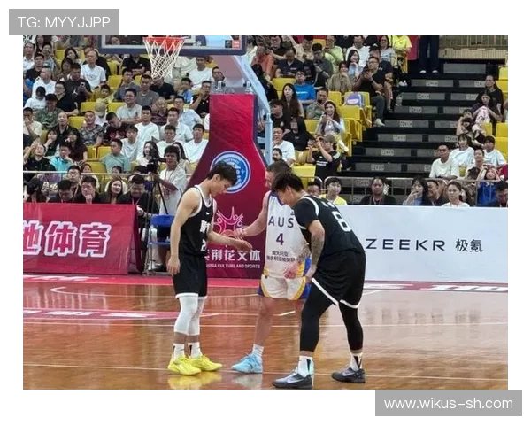 中国男篮奋勇拼搏战胜澳洲队 成功晋级亚洲杯决赛