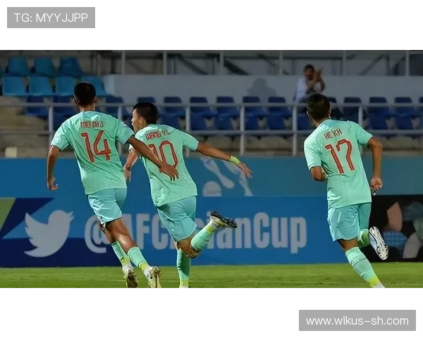 国足新周期备战启动中超强队助力年轻球员冲击国际赛场展现新希望