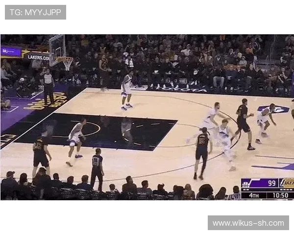 湖人队近期动态：詹姆斯伤势恢复进展 安东尼戴维斯表现亮眼 展望新赛季目标