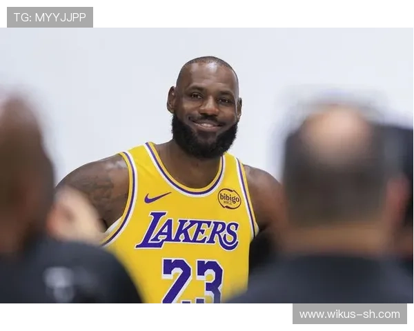 詹姆斯复出带队迎战勇士 伤病恢复情况成焦点 NBA赛季新篇章开启